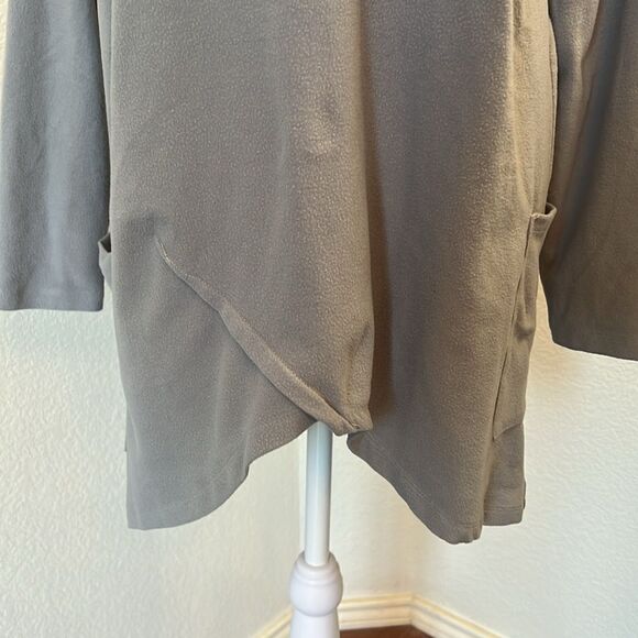 Gray Fleece Long Sleeve V-Neck Pull Over Tunic ~ Size Medium - Picture 5 of 6